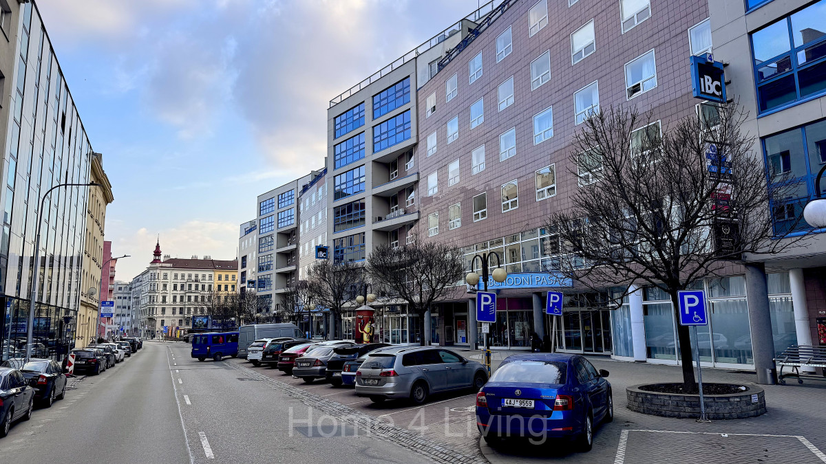 Prodej nadstandardních obchodních prostor, Brno - Centrum, ul. Příkop, obchodní centrum IBC