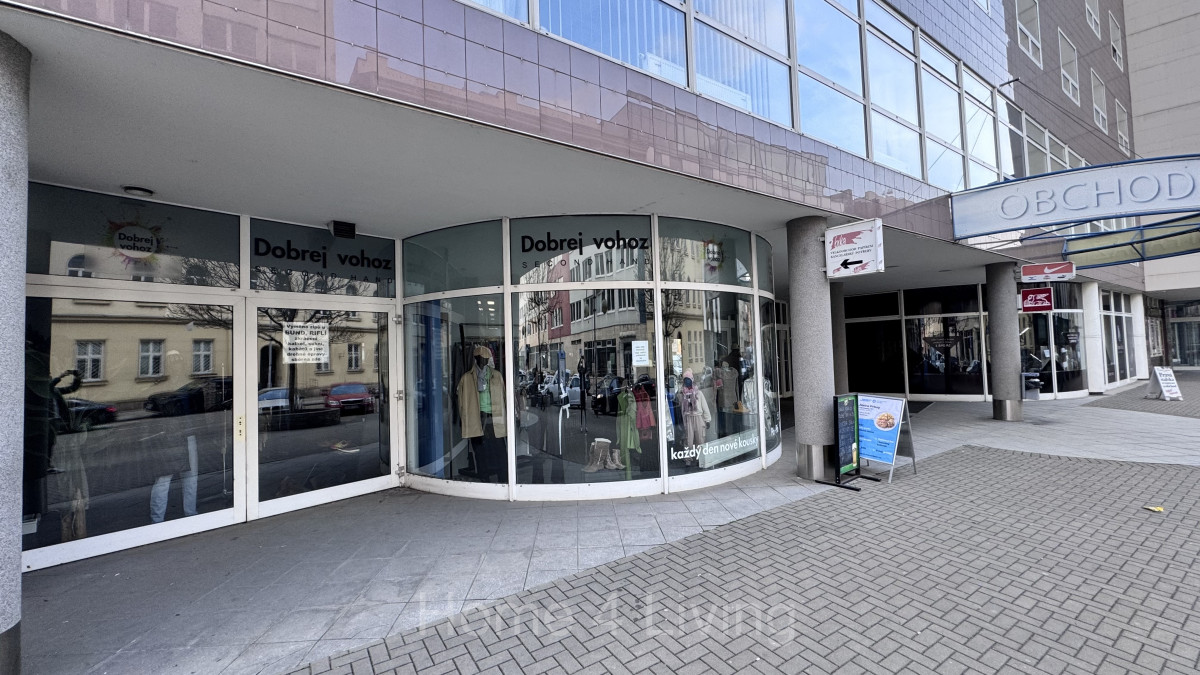 Prodej nadstandardních obchodních prostor, Brno - Centrum, ul. Příkop, obchodní centrum IBC