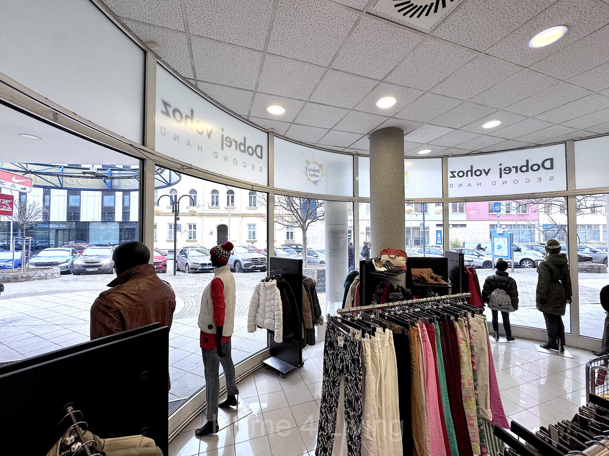 Prodej nadstandardních obchodních prostor, Brno - Centrum, ul. Příkop, obchodní centrum IBC