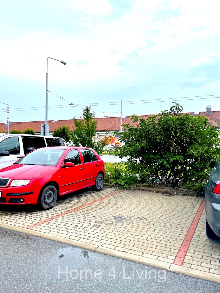 Pronájem parkovacího stání, Brno - Slatina