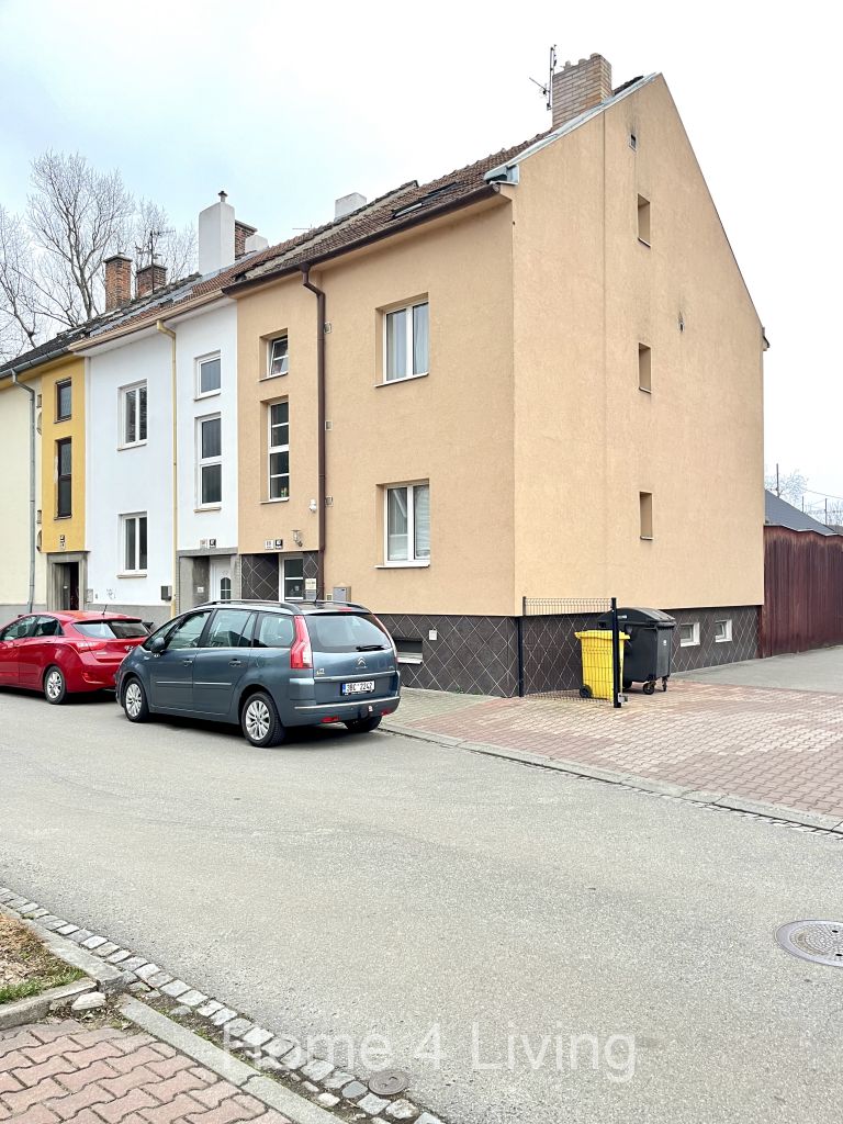 Prodej rodinného domu zavedeného jako penzion v blízkosti centra Brna